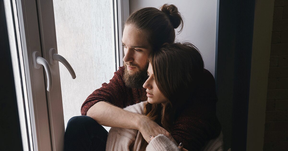 couple discusses abortion